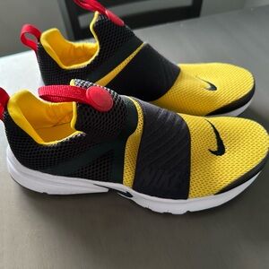 Nike Kids Presto Extreme Great used condition Youth size 6Y